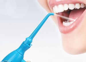 أفضل طرق تنظيف الأسنان بالمنزل وأضرار تراكم الجير فوق الأسنان