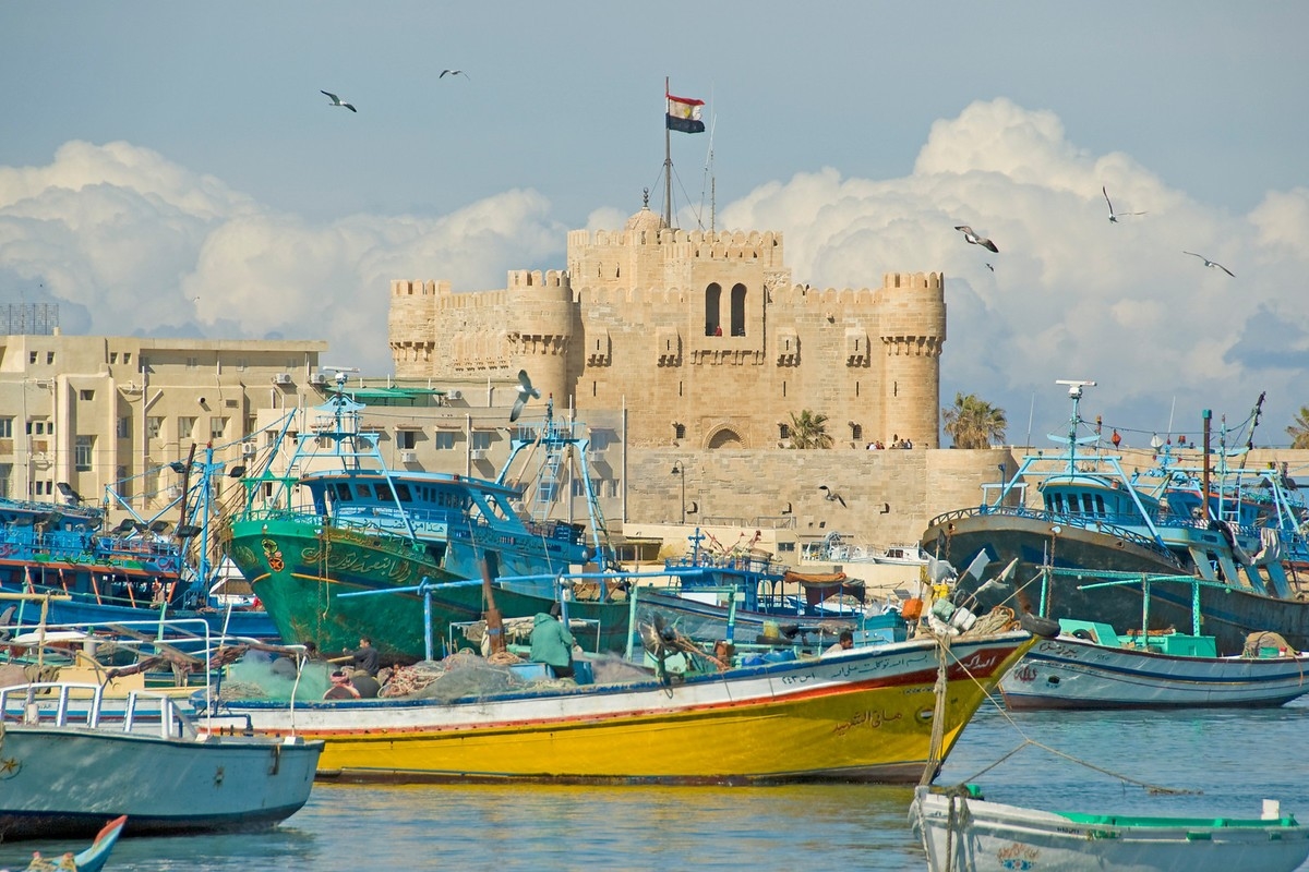 بحث عن مدينة الإسكندرية تاريخها القديم والتطور الإقتصادي