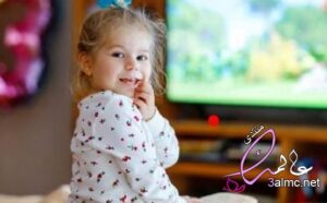 ما هو تأثير مشاهدة التليفزيون على الأطفال الرضع؟